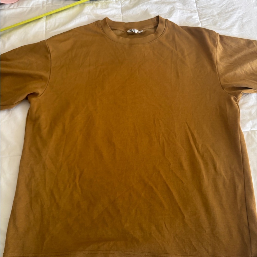 Uniqlo Men's Tan Short Sleeve Tee